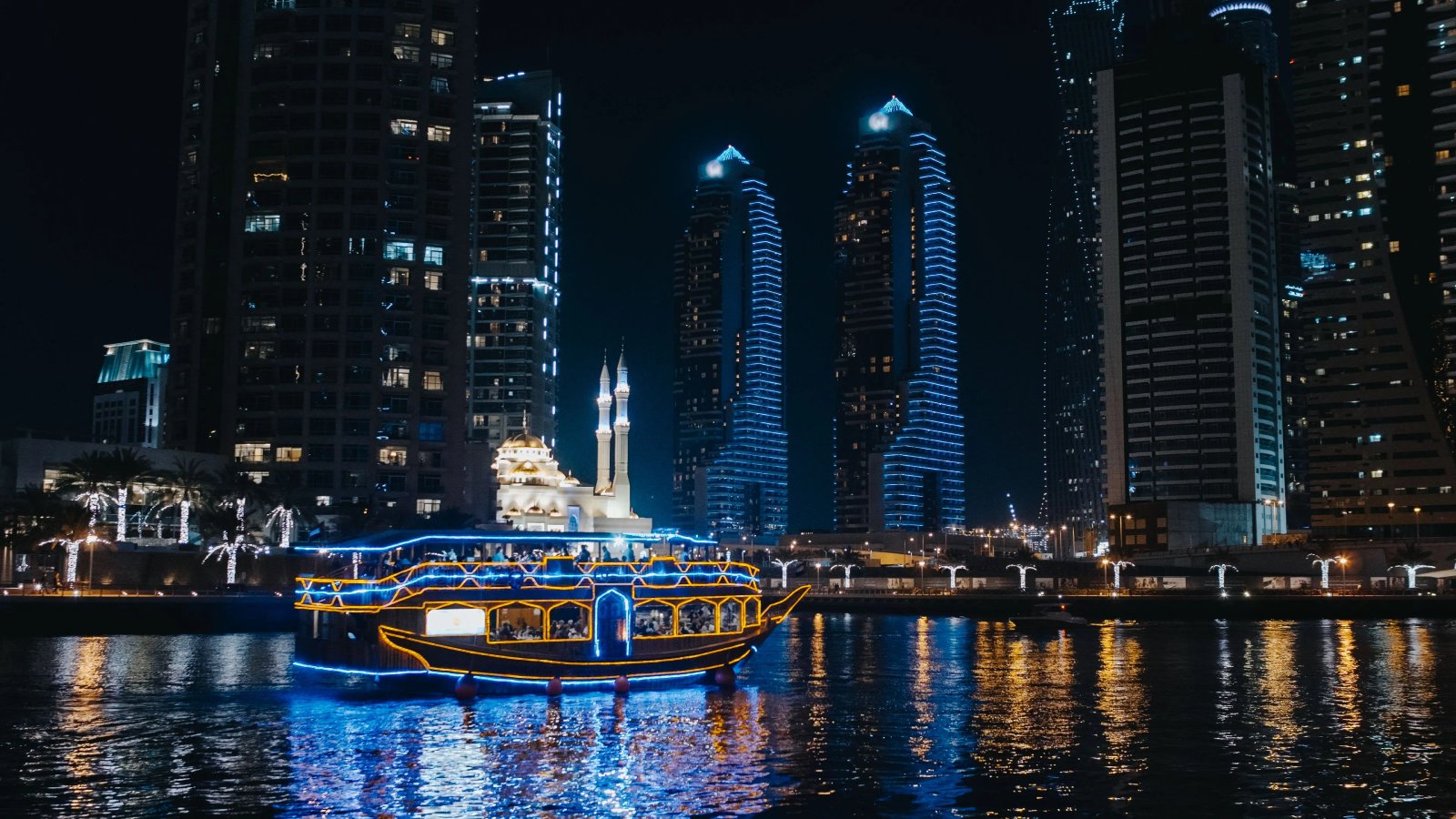 Dubai Marina 5-Star Luxury Dhow Dinner Cruise